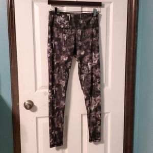 Medium Athletic leggings (splattered pattern) (greys and white)
